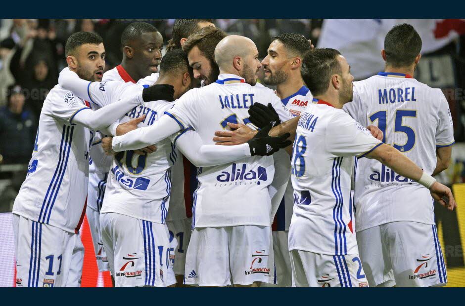 Olympique-Lyonnais-Football-Team